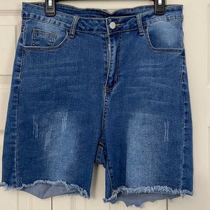 Plus high stretch denim Frayed shorts